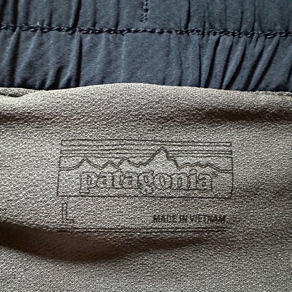 Patagonia Shorts - Picture 5 of 6